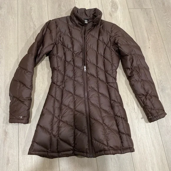 Patagonia Women’s Quilted Down Insulated Parka in Chevron Brown Jacket - Picture 2 of 10